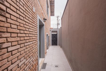 Casa para alugar com 166m², 3 quartos e 2 vagas Casa para alugar com 166m², 3 quartos e 2 vagasCorredor lateral