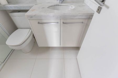 Apartamento à venda com 63m², 2 quartos e 1 vaga Apartamento à venda com 63m², 2 quartos e 1 vagaBanheiro da Suíte