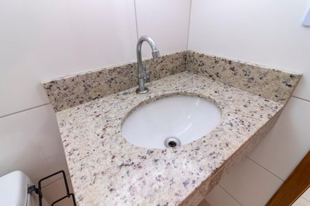 Apartamento à venda com 39m², 2 quartos e sem vaga Apartamento à venda com 39m², 2 quartos e sem vagaBanheiro