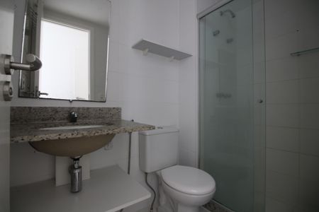 Apartamento para alugar com 67m², 2 quartos e 1 vagaSuíte 2 - Banheiro