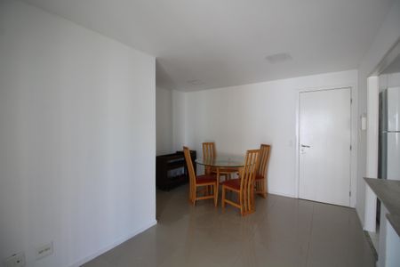 Apartamento para alugar com 67m², 2 quartos e 1 vagaSala