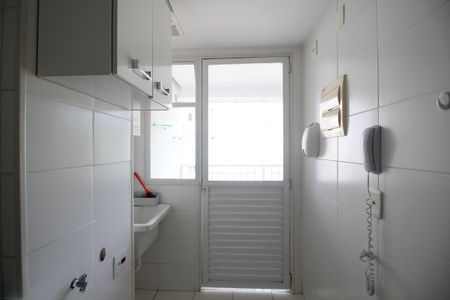 Apartamento para alugar com 67m², 2 quartos e 1 vagaÁrea de Serviço