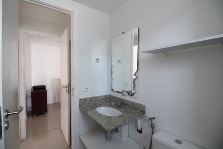 Apartamento para alugar com 67m², 2 quartos e 1 vagaSuíte 1 - Banheiro