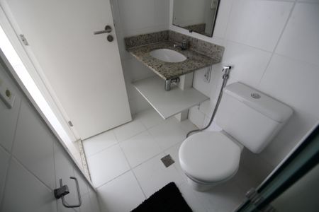 Apartamento para alugar com 67m², 2 quartos e 1 vagaSuíte 2 - Banheiro