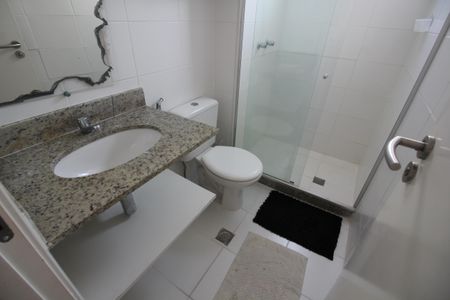 Apartamento para alugar com 67m², 2 quartos e 1 vagaSuíte 1 - Banheiro