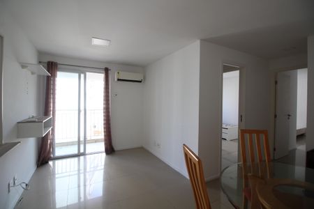 Sala de apartamento para alugar com 2 quartos, 67m² em Recreio dos Bandeirantes, Rio de Janeiro