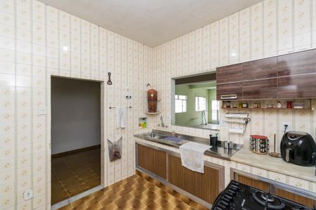 Casa à venda com 200m², 5 quartos e 1 vaga Casa à venda com 200m², 5 quartos e 1 vagaCozinha