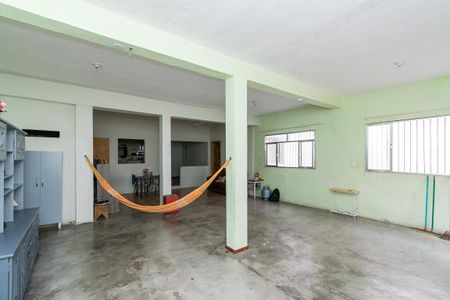 Casa à venda com 200m², 5 quartos e 1 vaga Casa à venda com 200m², 5 quartos e 1 vagaSala