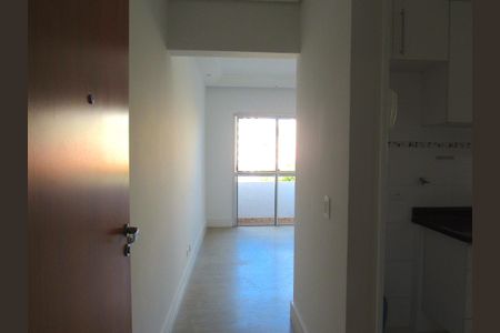 Sala de apartamento à venda com 3 quartos, 67m² em Quitaúna, Osasco