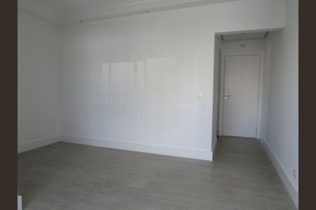 Sala de apartamento à venda com 3 quartos, 67m² em Quitaúna, Osasco