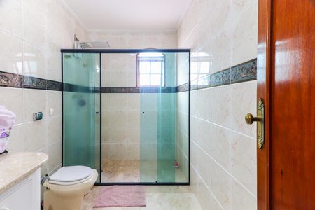 Casa à venda com 460m², 6 quartos e 4 vagas Casa à venda com 460m², 6 quartos e 4 vagasBanheiro Social