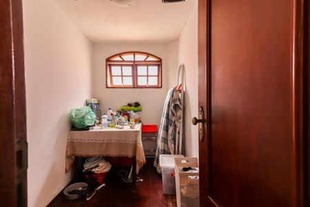 Casa à venda com 460m², 6 quartos e 4 vagas Casa à venda com 460m², 6 quartos e 4 vagasQuarto 1