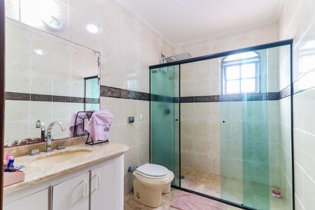 Casa à venda com 460m², 6 quartos e 4 vagas Casa à venda com 460m², 6 quartos e 4 vagasBanheiro Social