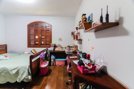 Casa à venda com 460m², 6 quartos e 4 vagas Casa à venda com 460m², 6 quartos e 4 vagasQuarto 3