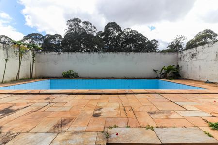 Casa à venda com 460m², 6 quartos e 4 vagas Casa à venda com 460m², 6 quartos e 4 vagasPiscina