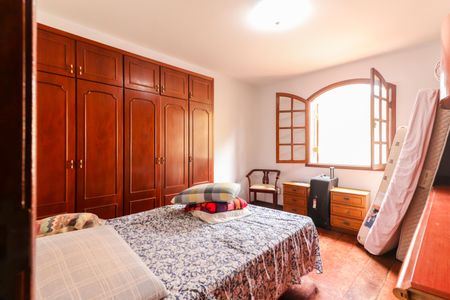 Casa à venda com 460m², 6 quartos e 4 vagas Casa à venda com 460m², 6 quartos e 4 vagasQuarto 2