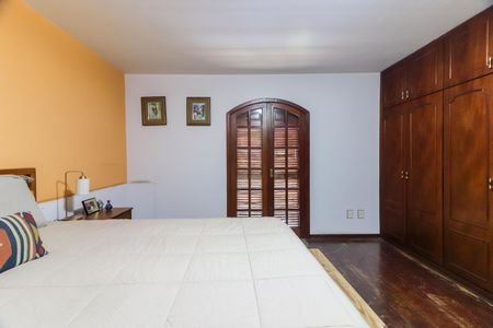 Casa à venda com 460m², 6 quartos e 4 vagas Casa à venda com 460m², 6 quartos e 4 vagas Suíte 2