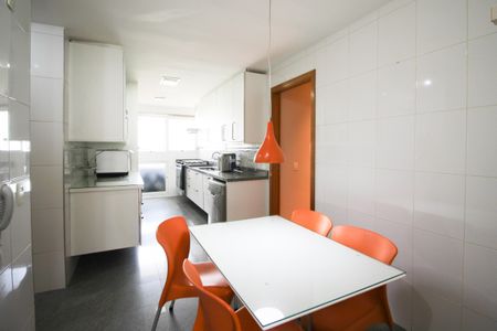 Apartamento para alugar com 198m², 3 quartos e 3 vagasCozinha