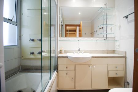 Apartamento para alugar com 198m², 3 quartos e 3 vagasBanheiro da Suíte 3