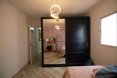 Casa à venda com 107m², 3 quartos e 2 vagasQuarto 1