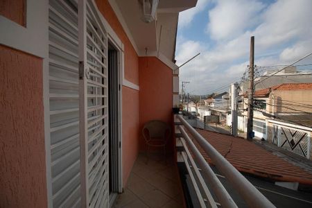 Casa à venda com 107m², 3 quartos e 2 vagasVaranda