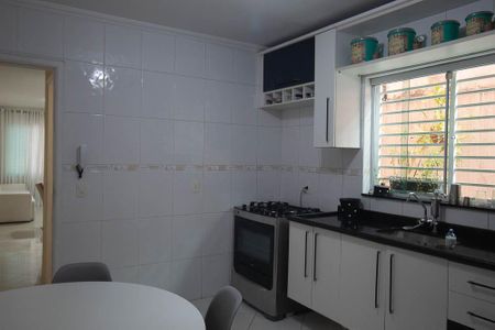 Casa à venda com 107m², 3 quartos e 2 vagasCozinha