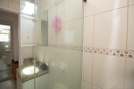 Casa à venda com 107m², 3 quartos e 2 vagasBanheiro da Suíte