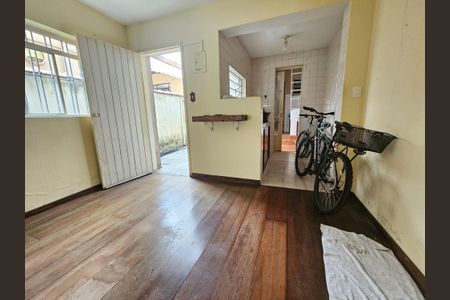 Casa à venda com 94m², 3 quartos e 2 vagas Casa à venda com 94m², 3 quartos e 2 vagasSala