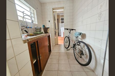 Casa à venda com 94m², 3 quartos e 2 vagas Casa à venda com 94m², 3 quartos e 2 vagasCozinha