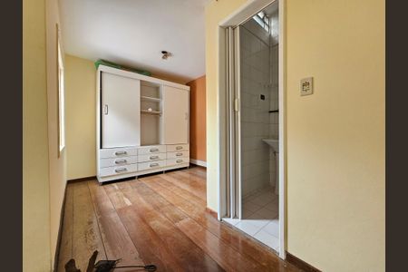 Casa à venda com 94m², 3 quartos e 2 vagas Casa à venda com 94m², 3 quartos e 2 vagasSuite