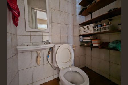 Casa à venda com 94m², 3 quartos e 2 vagas Casa à venda com 94m², 3 quartos e 2 vagasBanheiro de serviço