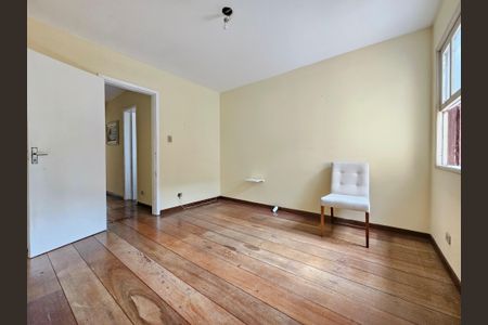 Casa à venda com 94m², 3 quartos e 2 vagas Casa à venda com 94m², 3 quartos e 2 vagasSuite