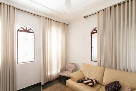 Casa à venda com 365m², 6 quartos e 3 vagasSala - Casa 2