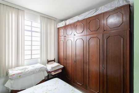 Casa à venda com 365m², 6 quartos e 3 vagasQuarto 2 - Casa 1