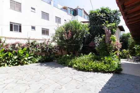 Casa à venda com 365m², 6 quartos e 3 vagasQuintal