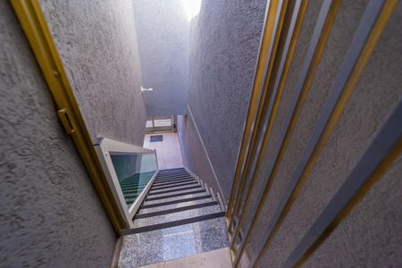 Casa à venda com 148m², 2 quartos e 3 vagasEscada