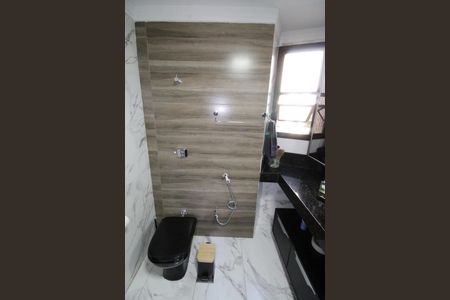 Apartamento para alugar com 200m², 4 quartos e 3 vagasBanheiro da Suíte 2