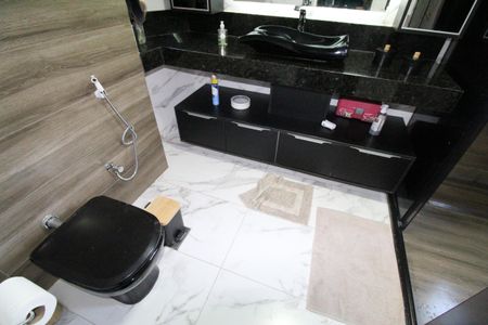 Apartamento para alugar com 200m², 4 quartos e 3 vagasBanheiro da Suíte 2