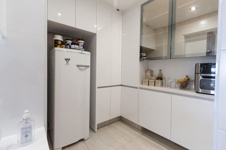 Apartamento à venda com 173m², 4 quartos e 3 vagas Apartamento à venda com 173m², 4 quartos e 3 vagasCozinha