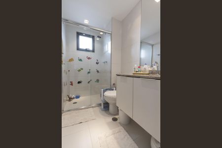 Apartamento à venda com 173m², 4 quartos e 3 vagas Apartamento à venda com 173m², 4 quartos e 3 vagasBanheiro da Suíte 2