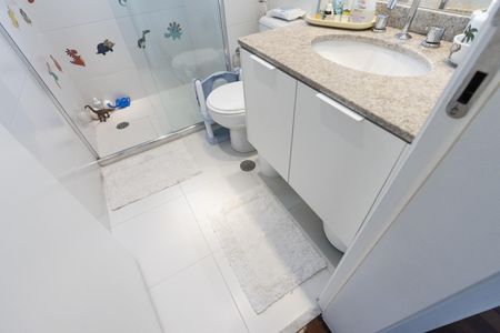 Apartamento à venda com 173m², 4 quartos e 3 vagas Apartamento à venda com 173m², 4 quartos e 3 vagasBanheiro da Suíte 2