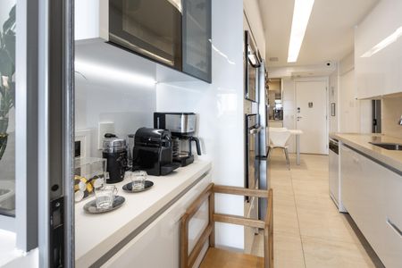 Apartamento à venda com 173m², 4 quartos e 3 vagas Apartamento à venda com 173m², 4 quartos e 3 vagasCozinha