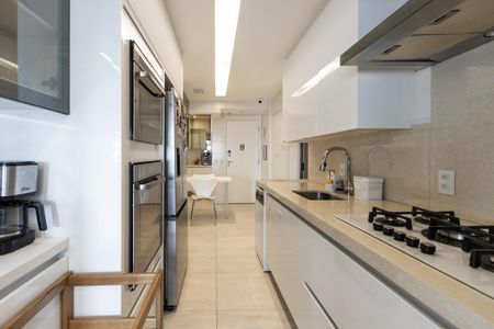 Apartamento à venda com 173m², 4 quartos e 3 vagas Apartamento à venda com 173m², 4 quartos e 3 vagasCozinha