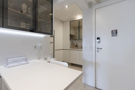 Apartamento à venda com 173m², 4 quartos e 3 vagas Apartamento à venda com 173m², 4 quartos e 3 vagasCozinha