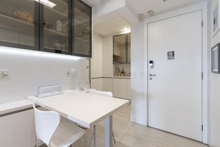 Apartamento à venda com 173m², 4 quartos e 3 vagas Apartamento à venda com 173m², 4 quartos e 3 vagasCozinha