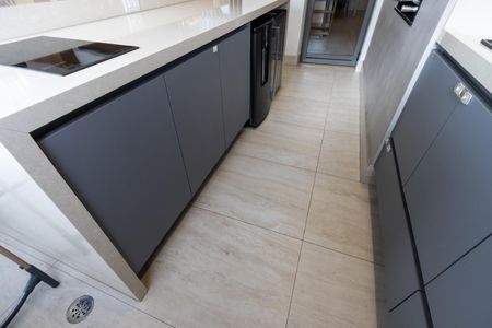 Apartamento à venda com 173m², 4 quartos e 3 vagas Apartamento à venda com 173m², 4 quartos e 3 vagasVaranda