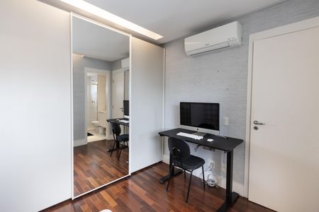 Apartamento à venda com 173m², 4 quartos e 3 vagas Apartamento à venda com 173m², 4 quartos e 3 vagasSuíte 3