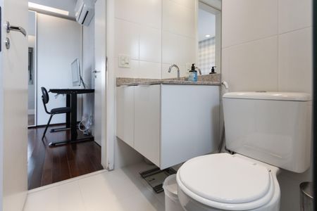 Apartamento à venda com 173m², 4 quartos e 3 vagas Apartamento à venda com 173m², 4 quartos e 3 vagasBanheiro da Suíte 3