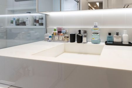 Apartamento à venda com 173m², 4 quartos e 3 vagas Apartamento à venda com 173m², 4 quartos e 3 vagasBanheiro da Suíte 1