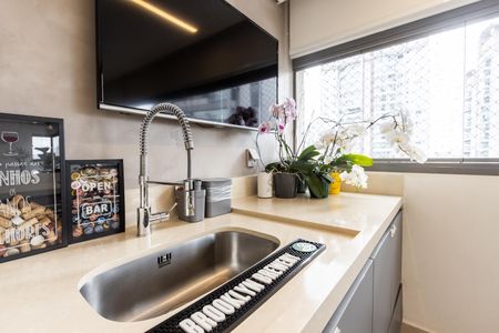 Apartamento à venda com 173m², 4 quartos e 3 vagas Apartamento à venda com 173m², 4 quartos e 3 vagasVaranda